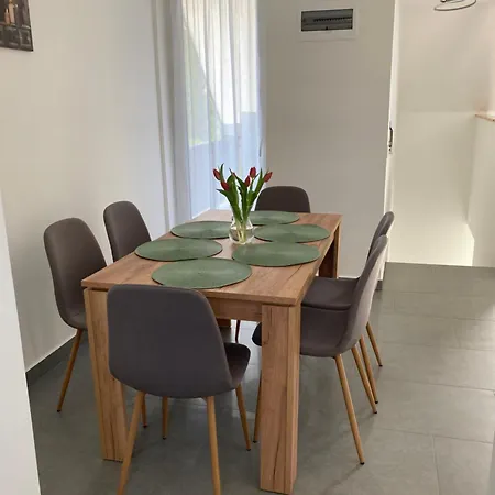 Park Vendeghaz * Bakonyszentkiraly